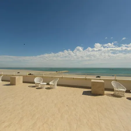 Golden Palace 4* מאמאיה