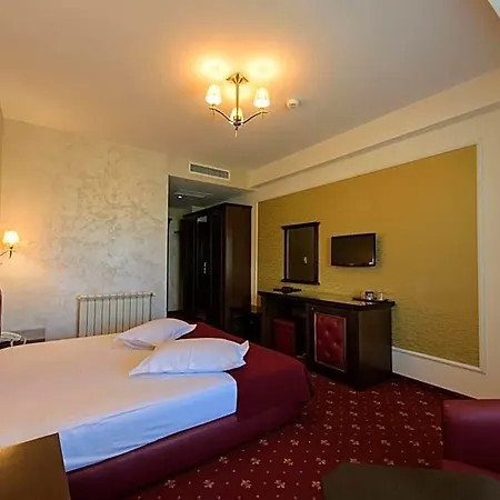 Golden Palace Hotel 4*