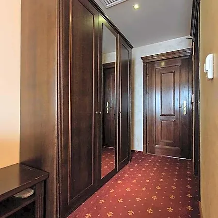 Golden Palace Hotel